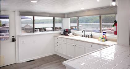 The Mooring on Keuka Lake is a great space for family and friends alike!