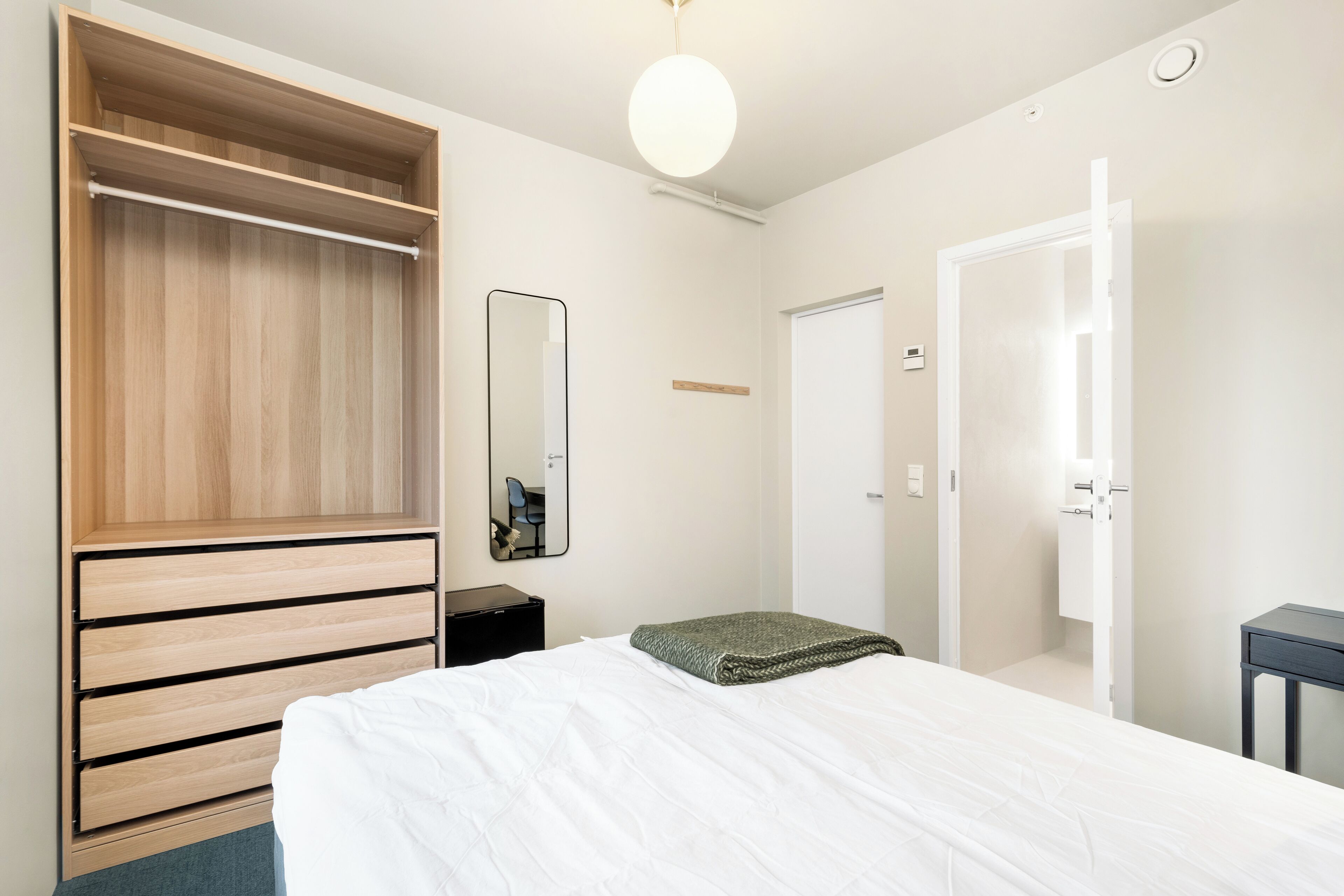 Classic Double Room | Desk, laptop workspace, iron/ironing board, free WiFi