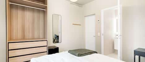 Classic Double Room | Desk, laptop workspace, iron/ironing board, free WiFi