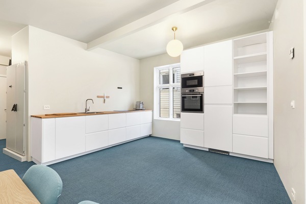 Mini-fridge, microwave, oven, stovetop