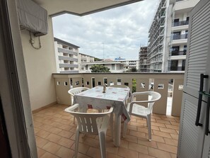 Balcony - Stay in our Beachside Flat (San Michele al Tagliamento)