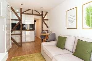 Living area - Bairro Alto - Atalaia Apartment (Lisboa)