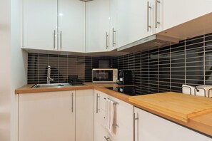 Private kitchen - Bairro Alto - Atalaia Apartment (Lisboa)