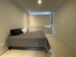3 bedrooms, WiFi, bed sheets - House 4 km from the 5th Avenue in Playa del Carmen, 3 bedrooms with full bathrooms (Q.R.)