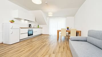 Apartment Elisabeth | Eget kjøkken | Kjøleskap, mikrobølgeovn, ovn og kokeplater