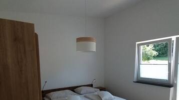 In-room safe, soundproofing, free WiFi