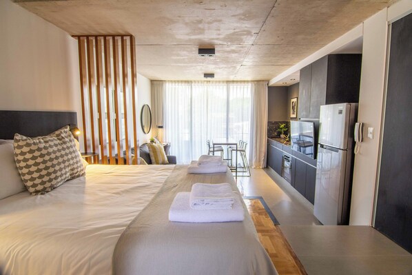 Luxe beddengoed, een strijkplank/strijkijzer, babybedden, gratis wifi