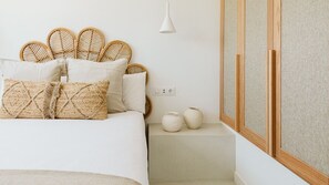 2 bedrooms, iron/ironing board, Internet, bed sheets