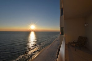 Property grounds - Amazing Sunset Oceanfront Condo (Panama City Beach)