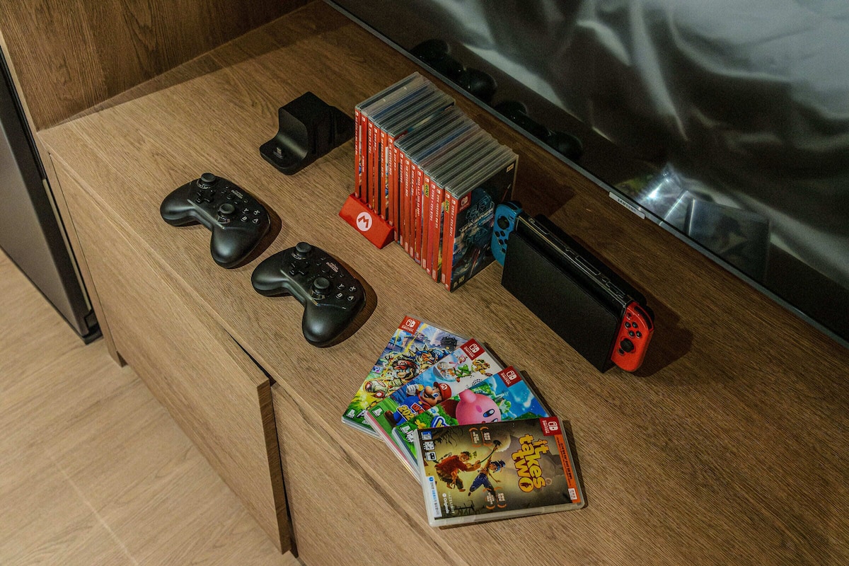 Nintendo | Seprai premium, selimut bulu angsa, busa memori, dan meja kerja