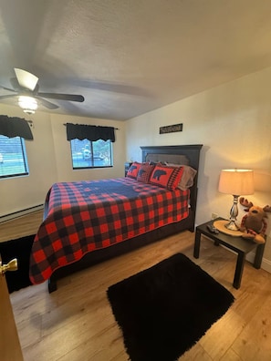 2 habitaciones, tabla de planchar con plancha, wifi y ropa de cama