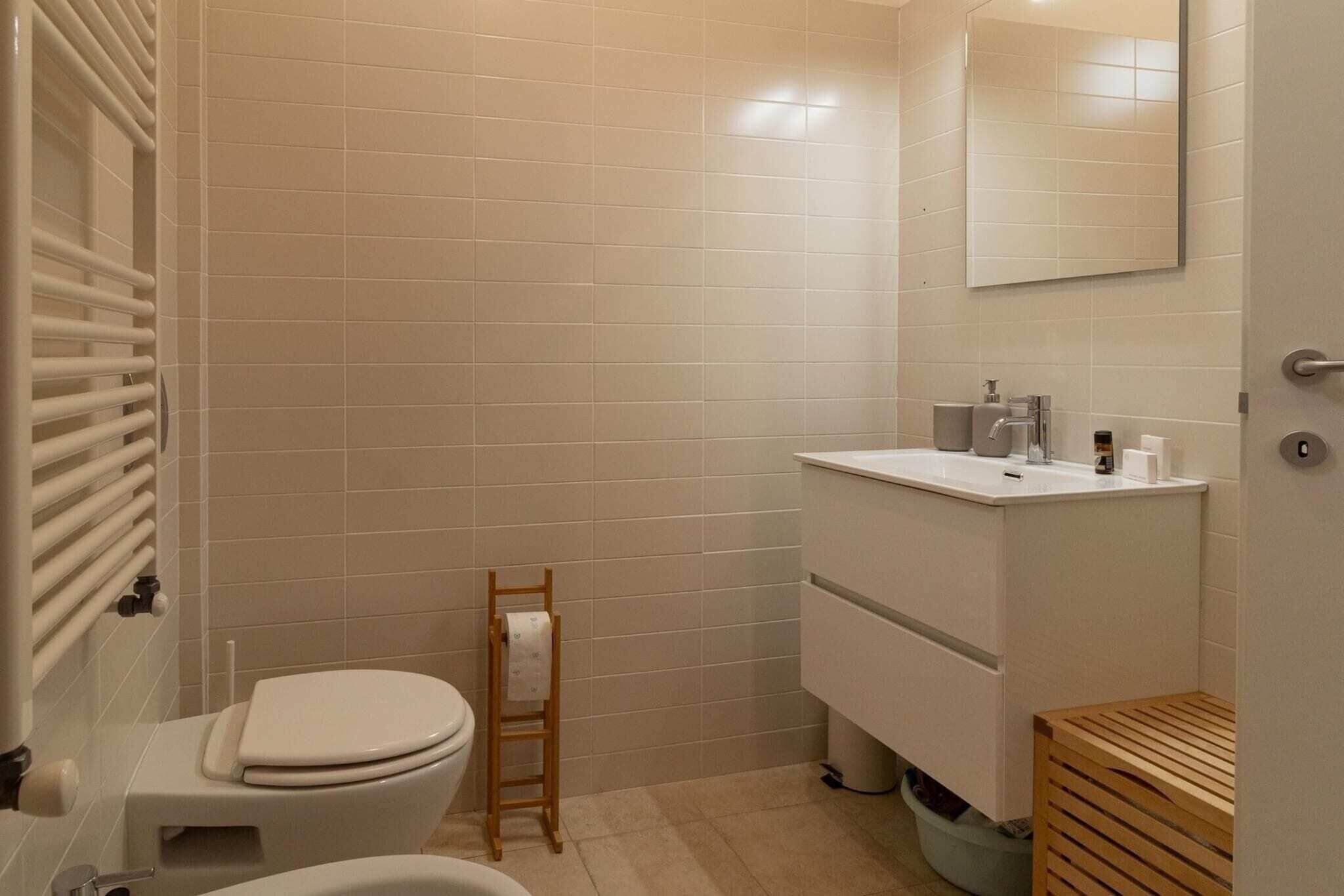 Dusche, Haartrockner, Bidet, Handtücher