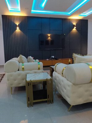 TV connectée, console de jeux vidéo, Netflix, lecteur de DVD