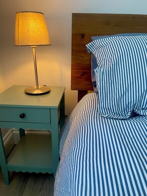 1 chambre, fer et planche à repasser, lit parapluie, Wi-Fi