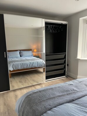 1 bedroom, iron/ironing board, travel cot, WiFi