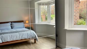 1 bedroom, iron/ironing board, travel crib, WiFi