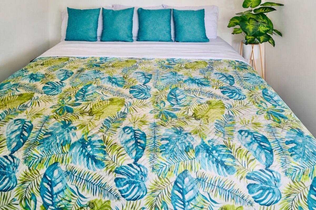 Deluxe Cabin | Laptop workspace, free WiFi