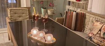 Elinaâs spacious apartment in Patras with private parking