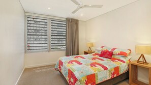 3 bedrooms, desk, iron/ironing board, free WiFi
