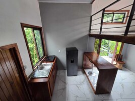 Habitación, balcón, vistas a la montaña | Cocina privada
