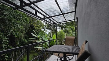 Chambre, balcon, vue montagne | Terrasse/Patio