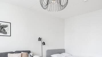 Familienapartment, Balkon, Blick auf den Innenhof | Wohnbereich