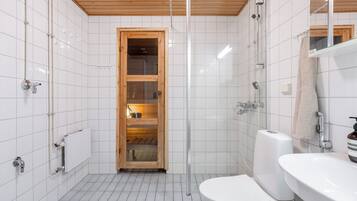 Family Apartment, Balcony, Courtyard View | Bathroom | Shower, towels, soap, toilet paper