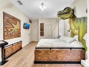 9 habitaciones, escritorio y tabla de planchar con plancha 
