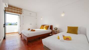 1 chambre, fer et planche Ă  repasser, Wi-Fi gratuit, draps fournis