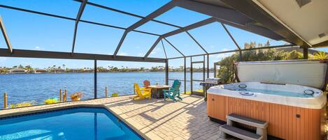 حمّام سباحة خارجي، حمّام سباحة مُدفَّأ