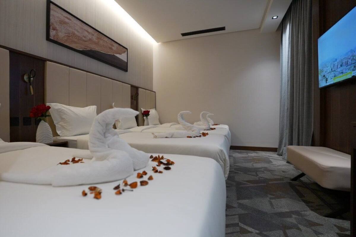 Phòng 4 Tiêu chuẩn, nhiều giường, không hút thuốc | Bàn, màn/rèm cản sáng, phòng cách âm 