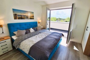 2 slaapkamers, een strijkplank/strijkijzer, reisbedje, internet