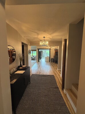 Interior - Clean & spacious 4-bedroom outside Deadwood (Sturgis)