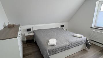 1 bedroom, iron/ironing board, free WiFi
