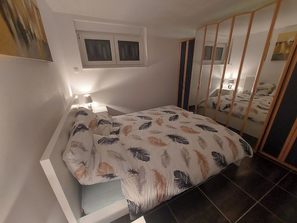 1 bedroom, free WiFi, bed sheets