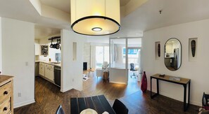 Interior - Beautiful 2-bedroom condo in Venice Beach with AC, WiFi, secure parking, more (Los Angeles)