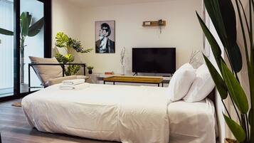 1 bedroom, iron/ironing board, internet, bed sheets