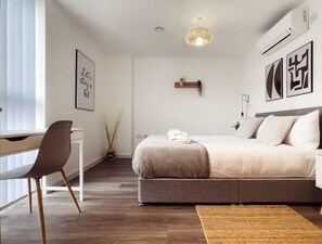 1 bedroom, iron/ironing board, internet, bed sheets