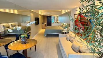 Quadruple Room | Hypo-allergenic bedding, individually decorated, individually furnished