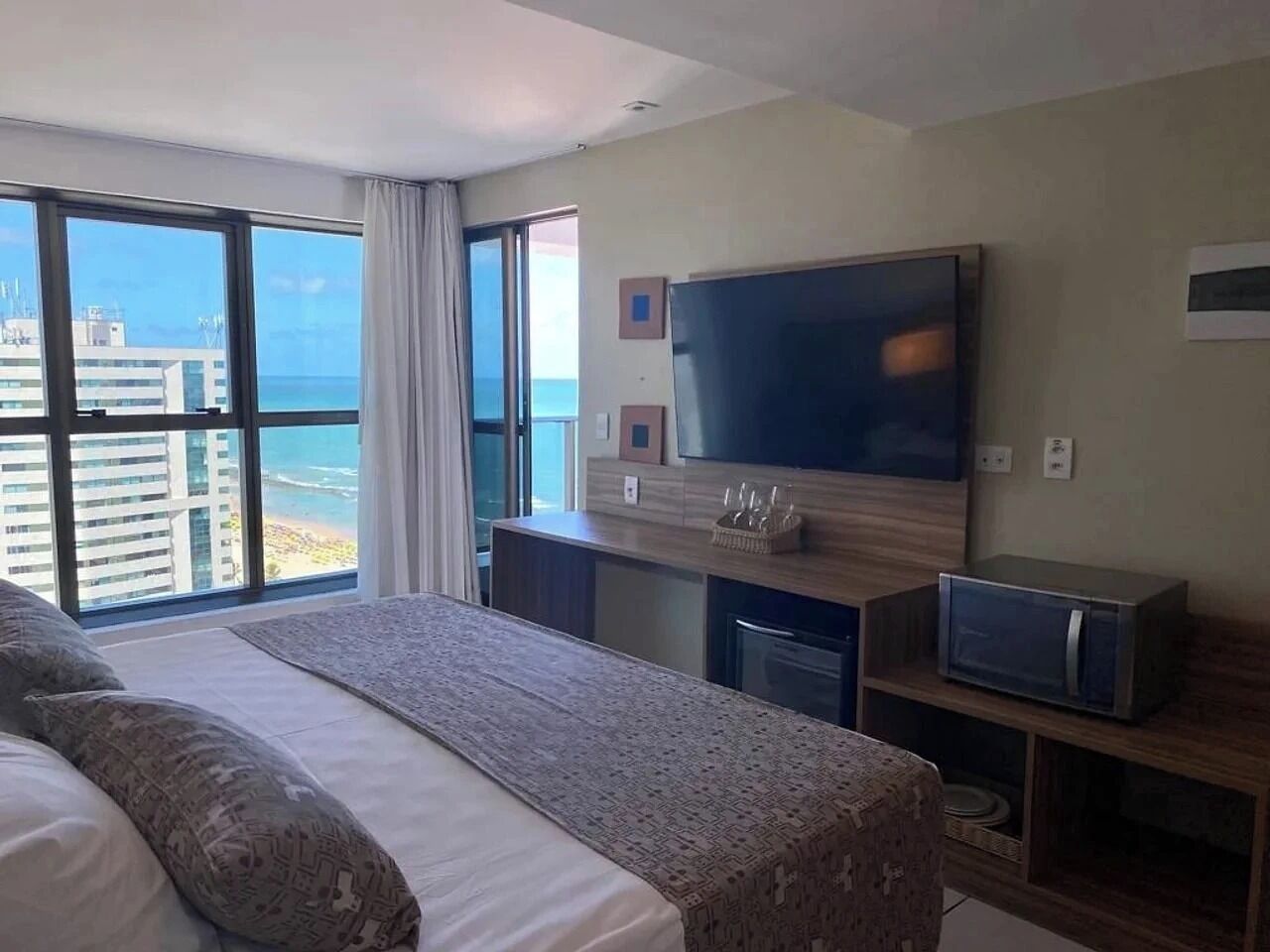 Apartamento clásico, vistas al mar | Ropa de cama hipoalergénica y decoración individual