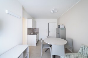 Apartment, 2 Bedrooms, Balcony | Dining room