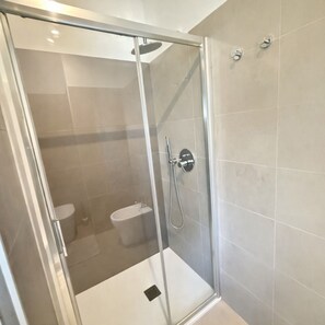 Appartement, 2 chambres, balcon, vue ville | Salle de bain