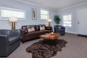 Living area - Peaceful 1BR Apartment for Extended Stays in Huntersville (Huntersville)