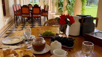 Free daily buffet breakfast