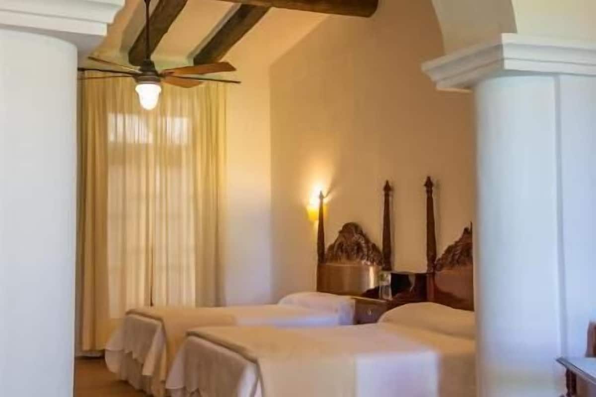 Habitación tradicional, vistas al parque | 1 dormitorio y wifi gratis