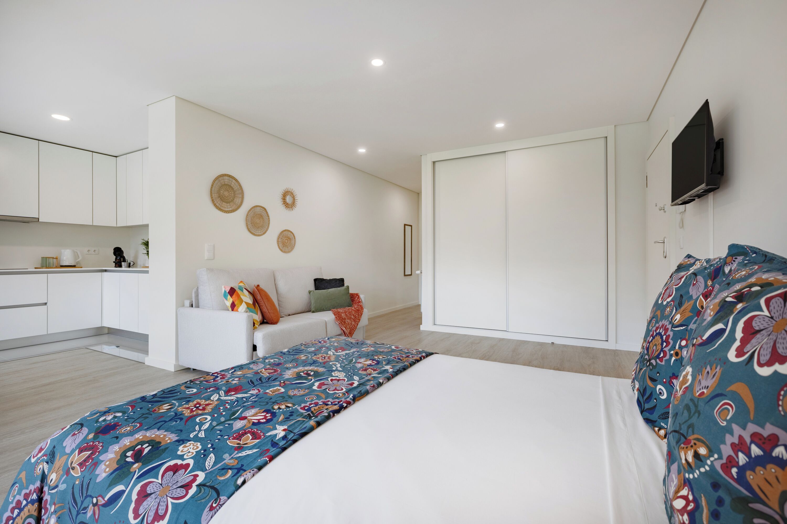 Televisión plasma 32 pulgadas con canales de televisión vía satélite