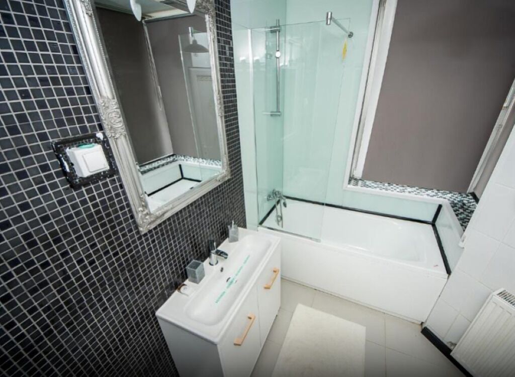 Dutxa, assecador de cabells, tovalloles i sabó 