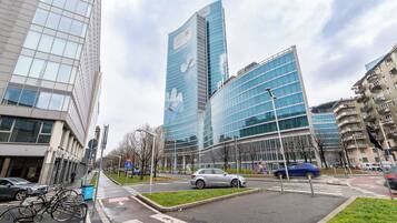 Parking sur place, borne de recharge pour les voitures électriques