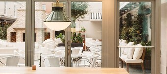 Charleston | Velvet Accents + Vinyl Collection