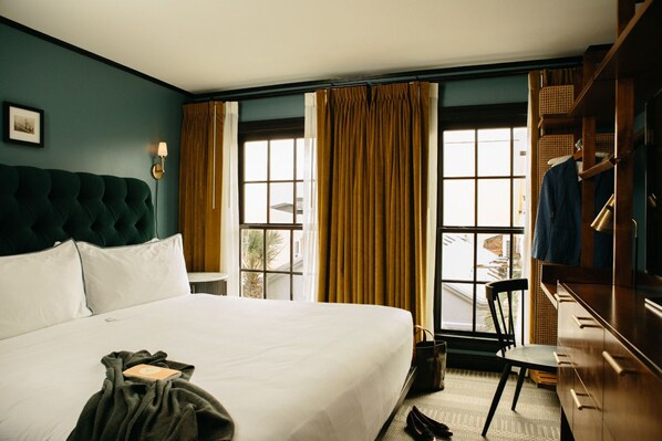 1 bedroom, in-room safe, desk, free WiFi